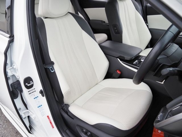 CROWN sedan hybrid 4WD