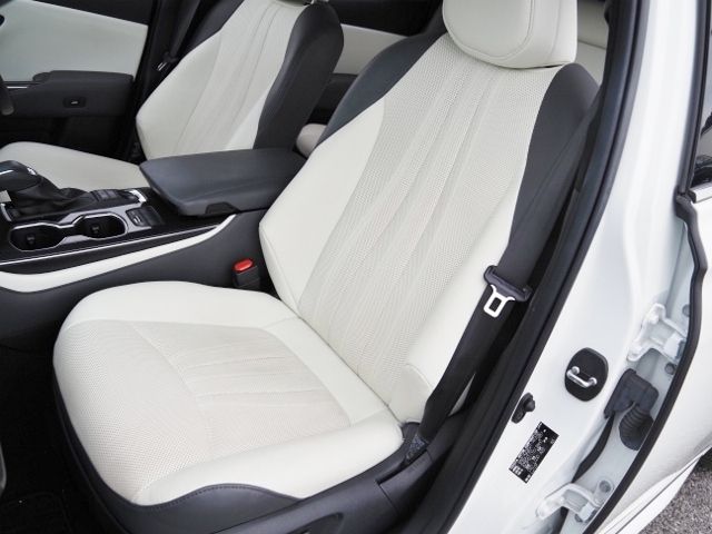 CROWN sedan hybrid 4WD