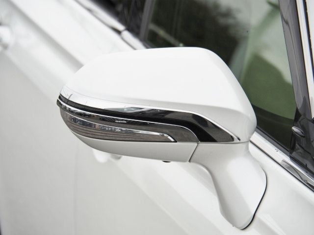 CROWN sedan hybrid 4WD