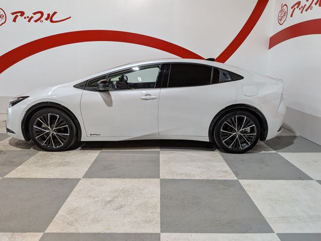PRIUS 4WD