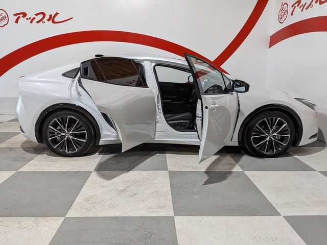 PRIUS 4WD