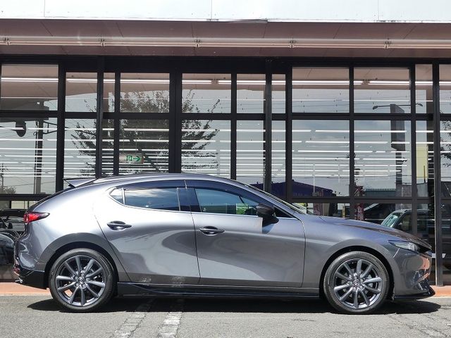 MAZDA3 FASTBACK