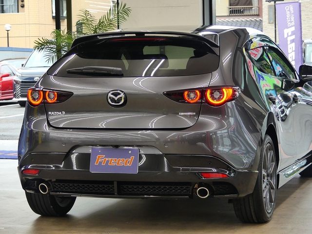 MAZDA3 FASTBACK