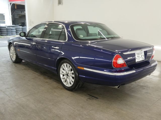 JAGUAR XJseries sedan