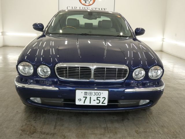 JAGUAR XJseries sedan