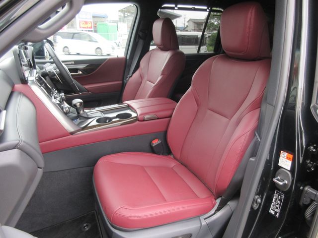 LEXUS LX600