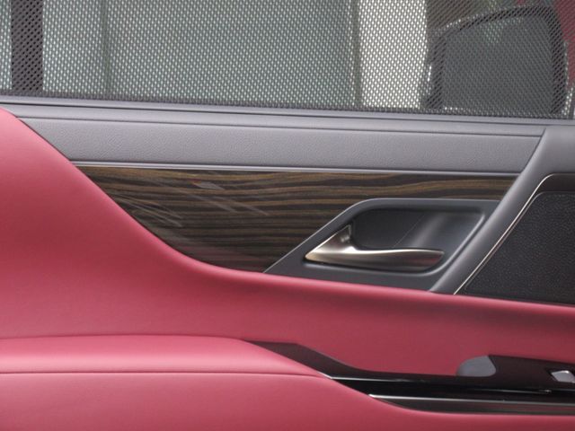 LEXUS LX600