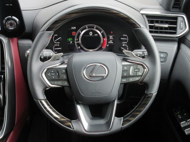 LEXUS LX600