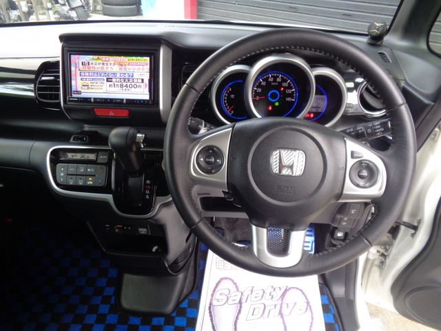 N BOX CUSTOM