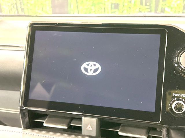 VOXY HYBRID