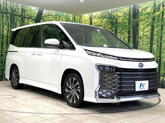 VOXY HYBRID