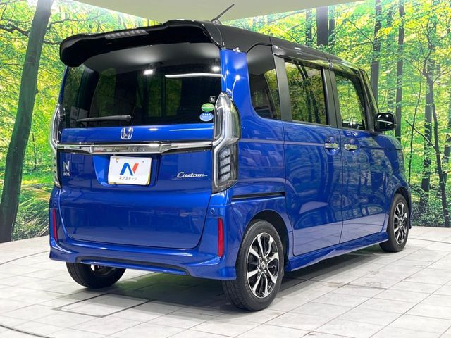 N BOX CUSTOM