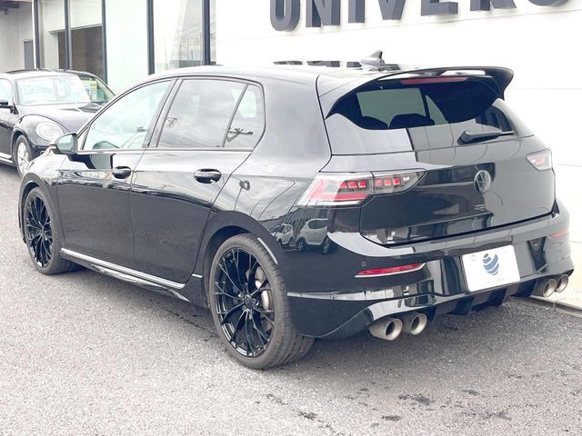 VOLKSWAGEN GOLF R