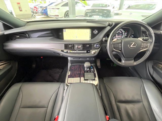 LEXUS LS500h 4WD