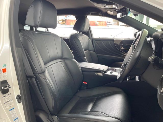 LEXUS LS500h 4WD