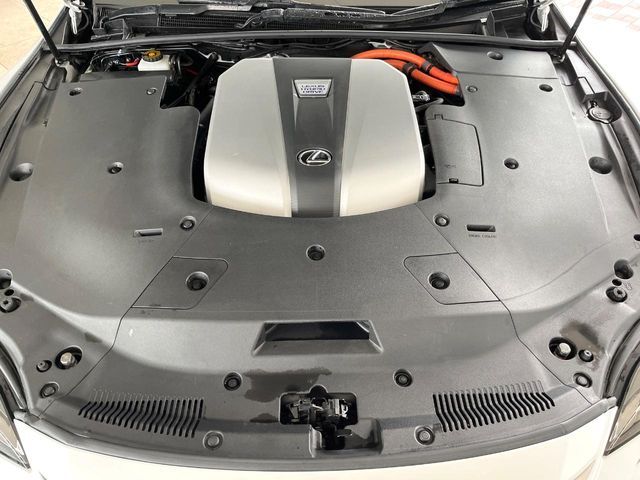 LEXUS LS500h 4WD