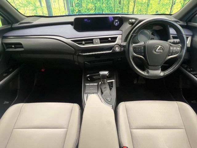 LEXUS UX200