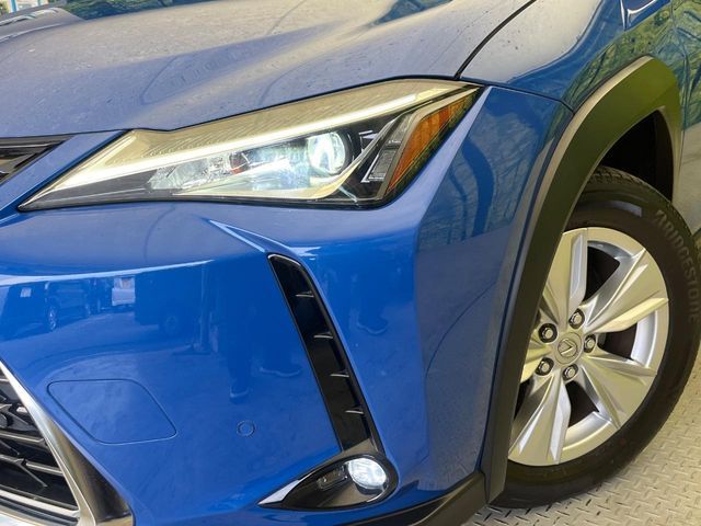 LEXUS UX200