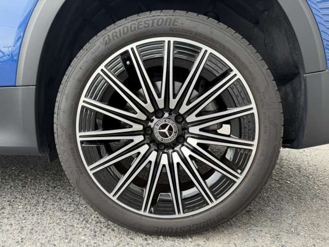 MERCEDES BENZ GLB