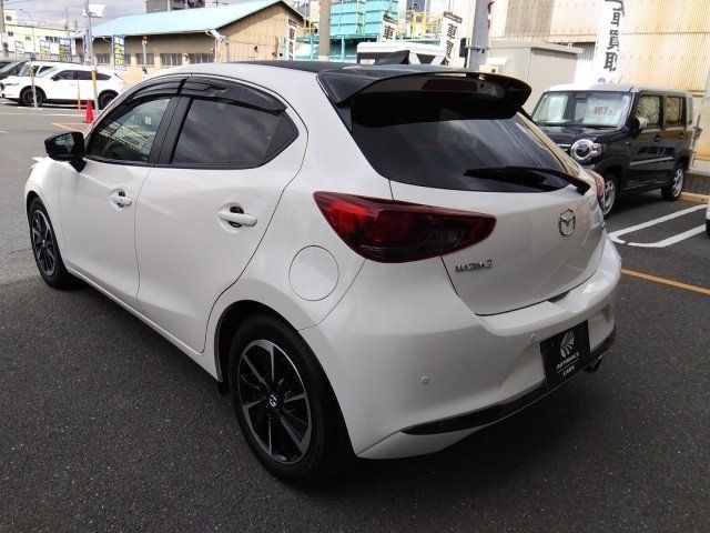 MAZDA2