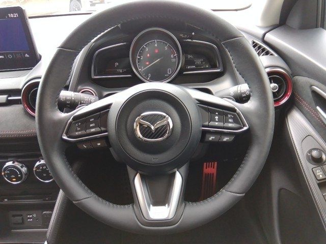 MAZDA2