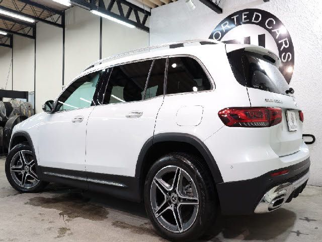MERCEDES BENZ GLB