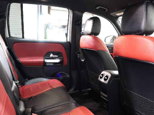 MERCEDES BENZ GLB