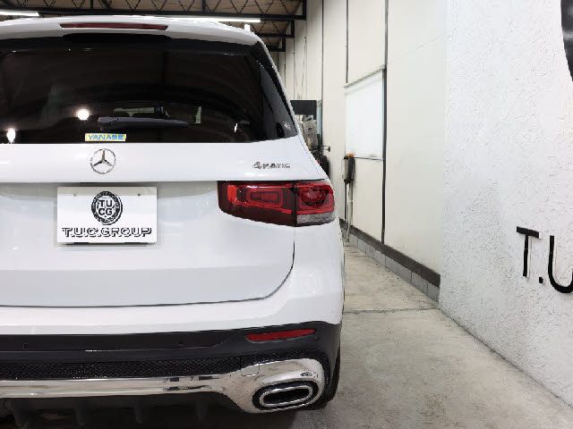 MERCEDES BENZ GLB