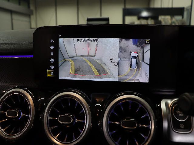 MERCEDES BENZ GLB