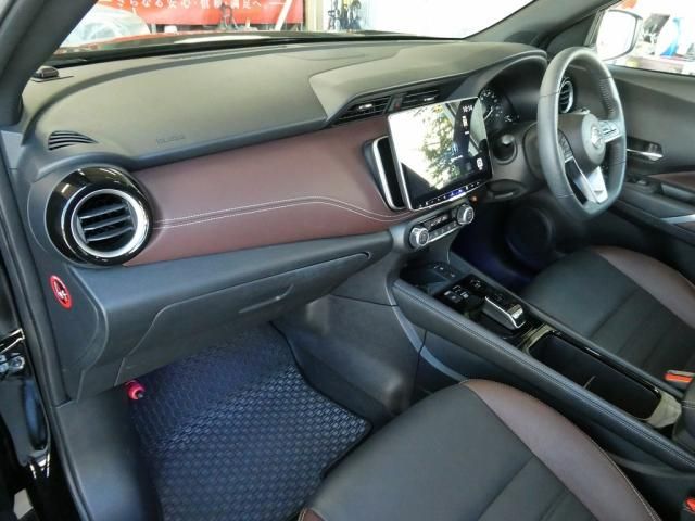 KICKS