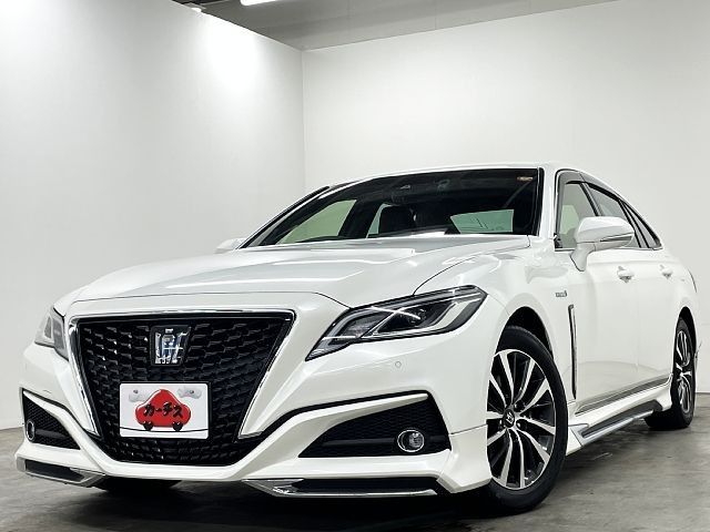 CROWN sedan hybrid