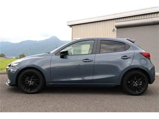 MAZDA2