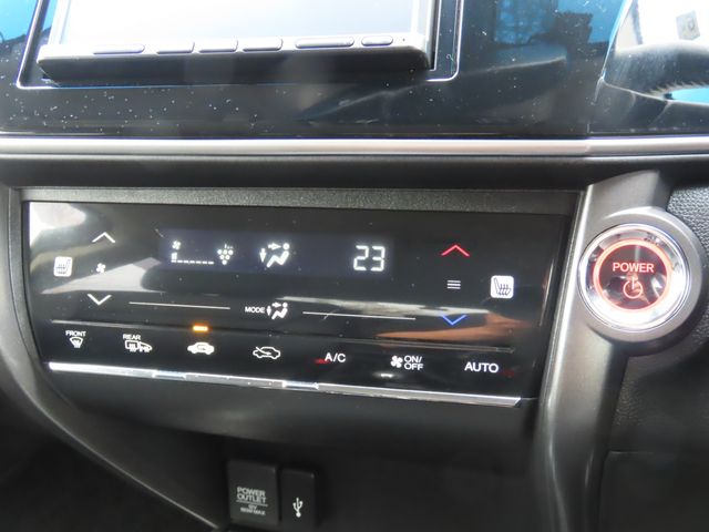 GRACE HYBRID 4WD