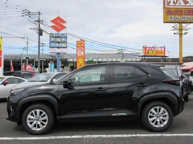 YARIS CROSS