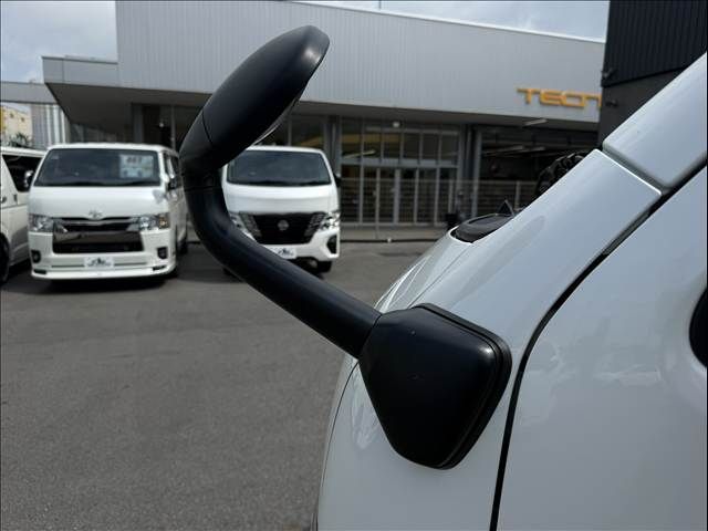 HIACE van 4WD