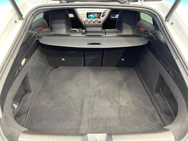 MERCEDES BENZ CLA Shooting Brake