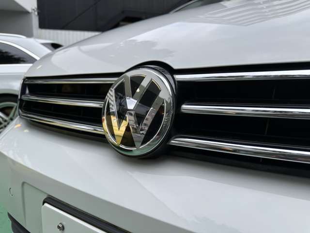 VOLKSWAGEN GOLF TOURAN