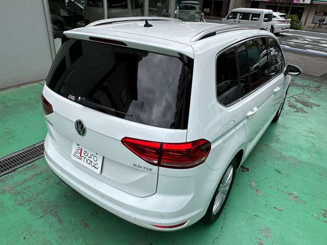 VOLKSWAGEN GOLF TOURAN