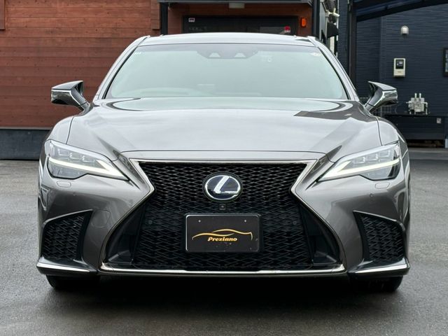 LEXUS LS500h 4WD