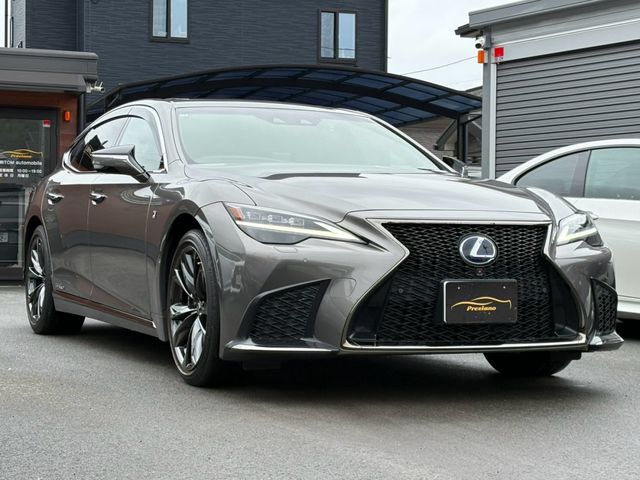 LEXUS LS500h 4WD
