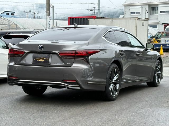 LEXUS LS500h 4WD