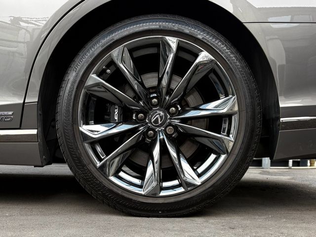LEXUS LS500h 4WD