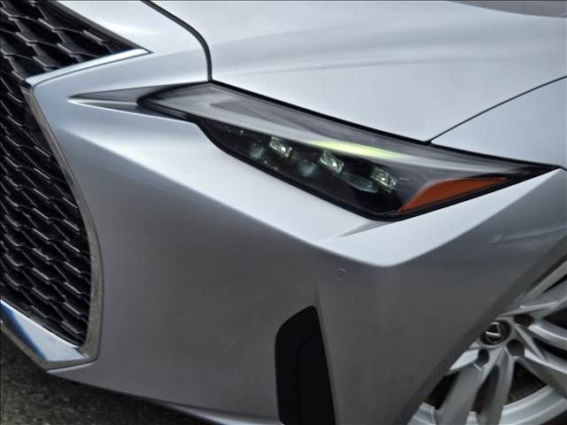 LEXUS IS300h