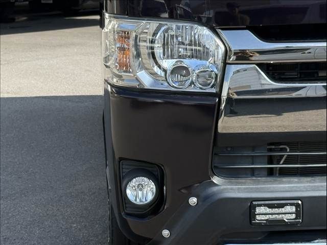 REGIUSACE van 4WD