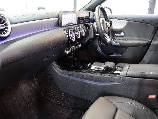 MERCEDES BENZ A class sedan