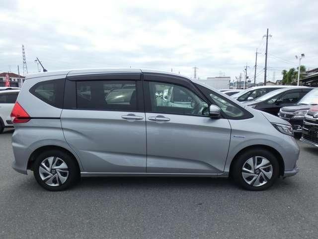 FREED plus HYBRID 4WD