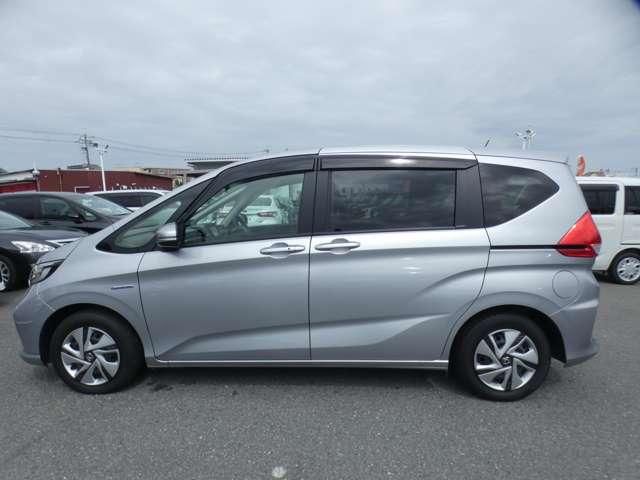 FREED plus HYBRID 4WD