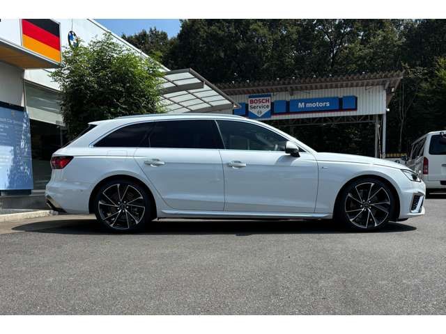 AUDI A4 AVANT