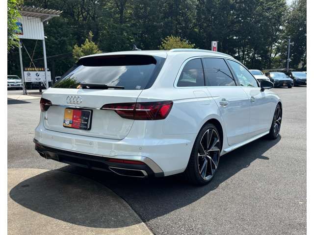AUDI A4 AVANT