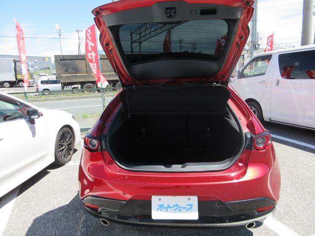MAZDA3 FASTBACK